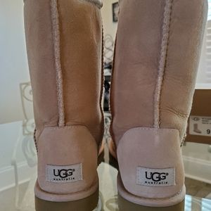 Classic UGG Boot i